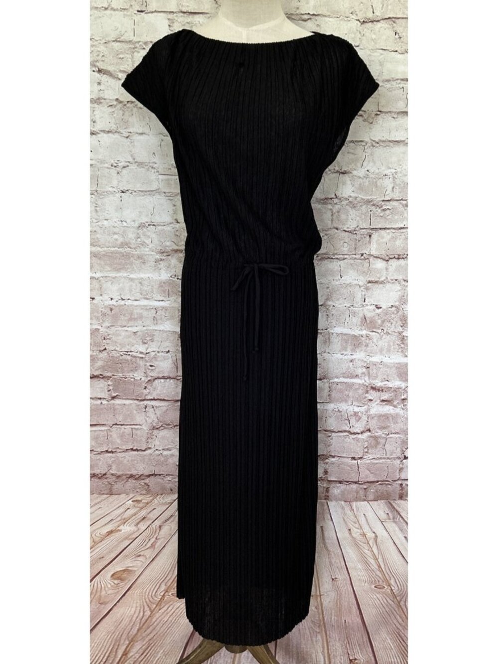 Mango MNG Black Micro Pleated Maxi Dress Sleeveless Tie Waist Minimalist Size S